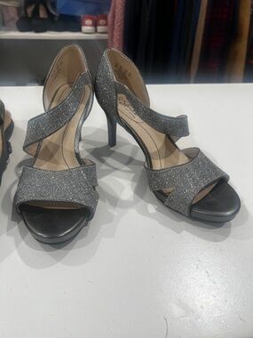 Beautiful sparkly heels